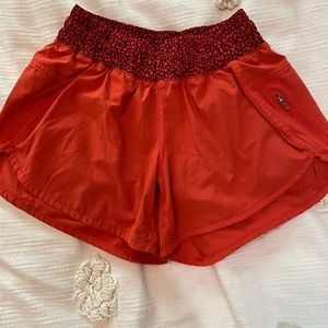Lululemon tracker shorts